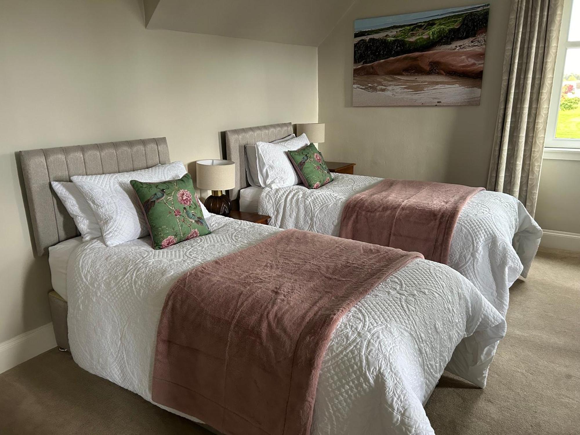 Glen Lyon Lodge Bed And Breakfast Nairn Εξωτερικό φωτογραφία